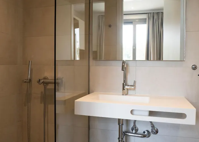 Sea Breeze Mistral 4 Per With Private Pool Βίλα *