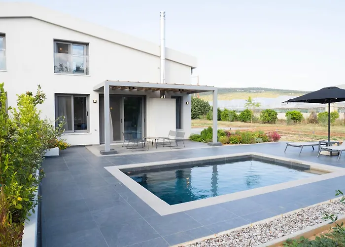 Sea Breeze Mistral 4 Per With Private Pool Villa Candia